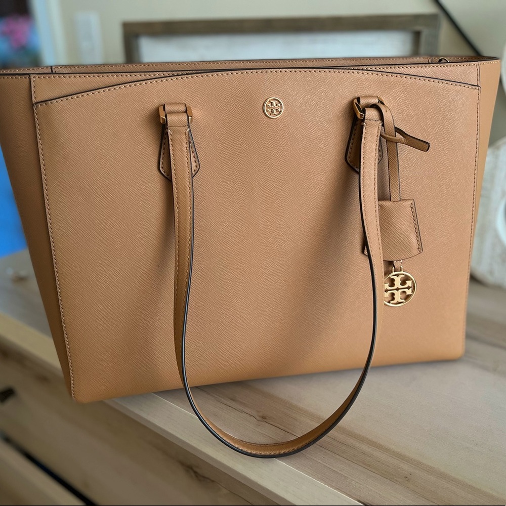 Tory Burch Robinson Signature Tote (Large)